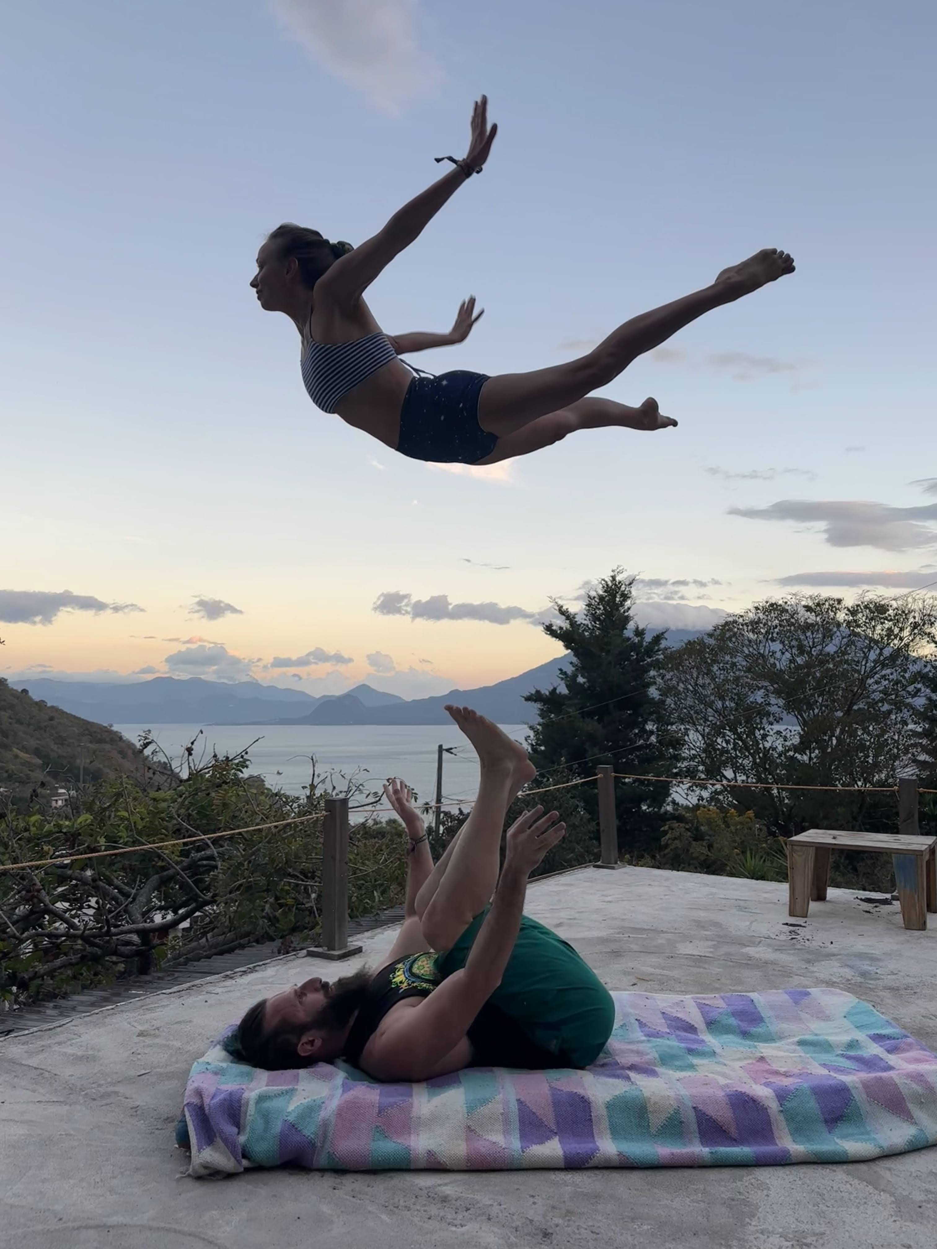 Acroyoga teacher training